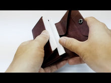 ギャラリービューアコインも入る名刺入れに読み込んでビデオを見る